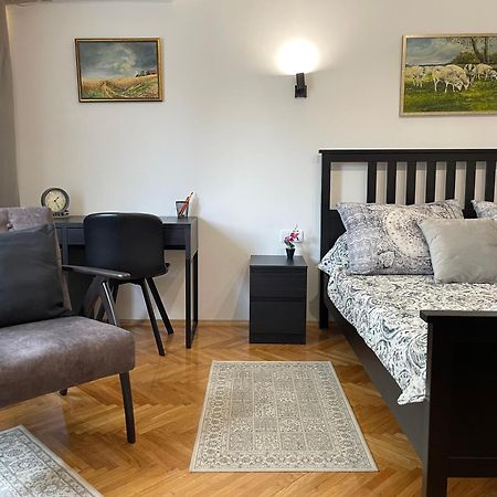 Boulevard 63 Apartment - Your Comfort Zone Novi Sad Buitenkant foto