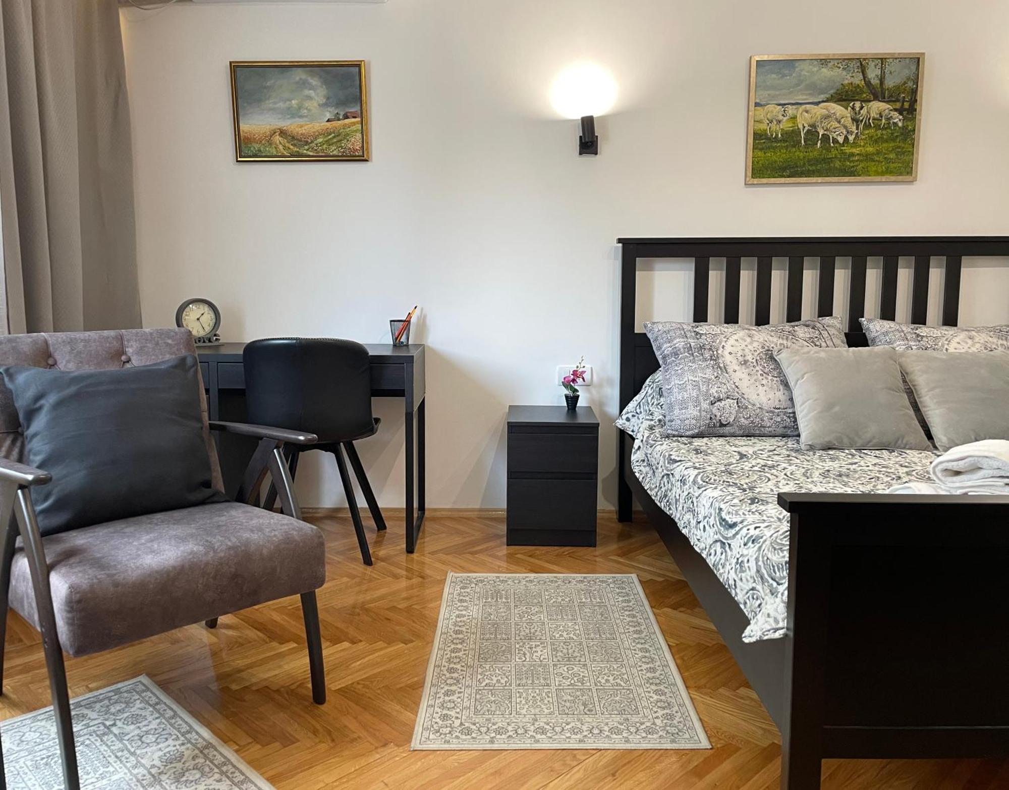 Boulevard 63 Apartment - Your Comfort Zone Novi Sad Buitenkant foto