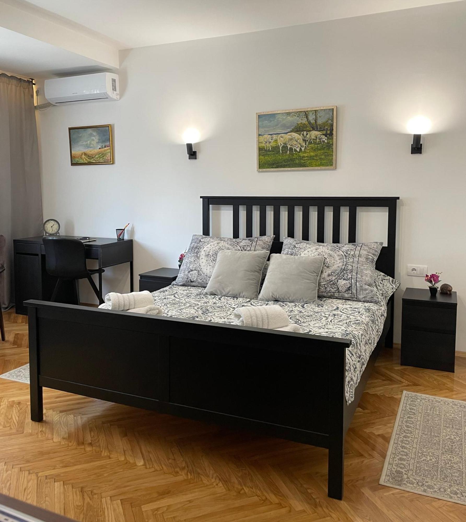 Boulevard 63 Apartment - Your Comfort Zone Novi Sad Buitenkant foto